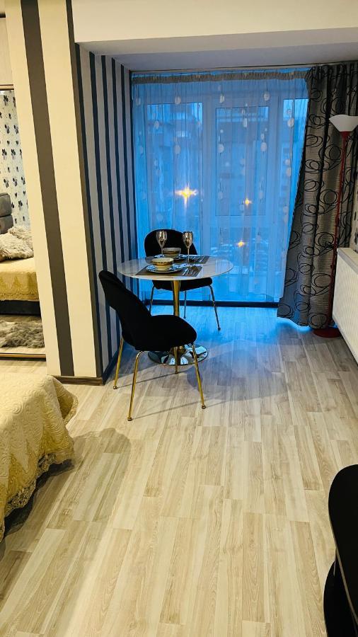 Garsoniera Centru Pietonal Apartamento Târgu Jiu Exterior foto