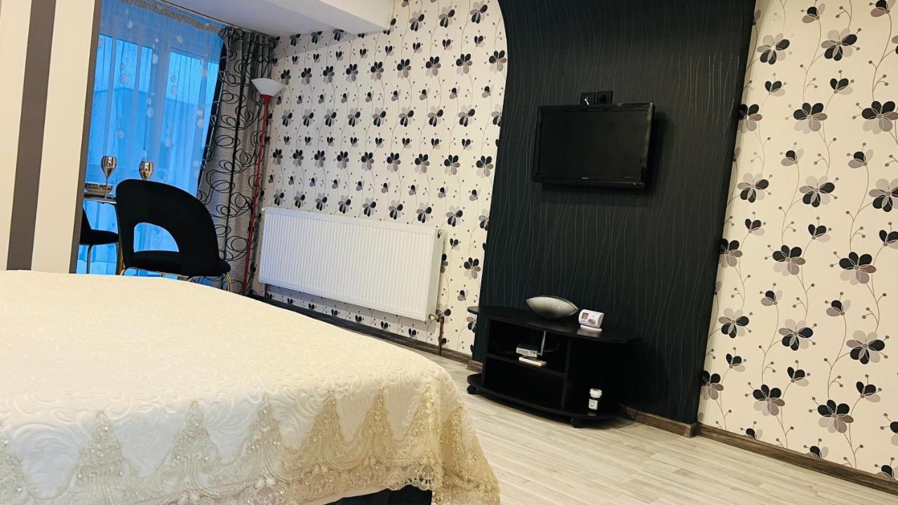 Garsoniera Centru Pietonal Apartamento Târgu Jiu Exterior foto